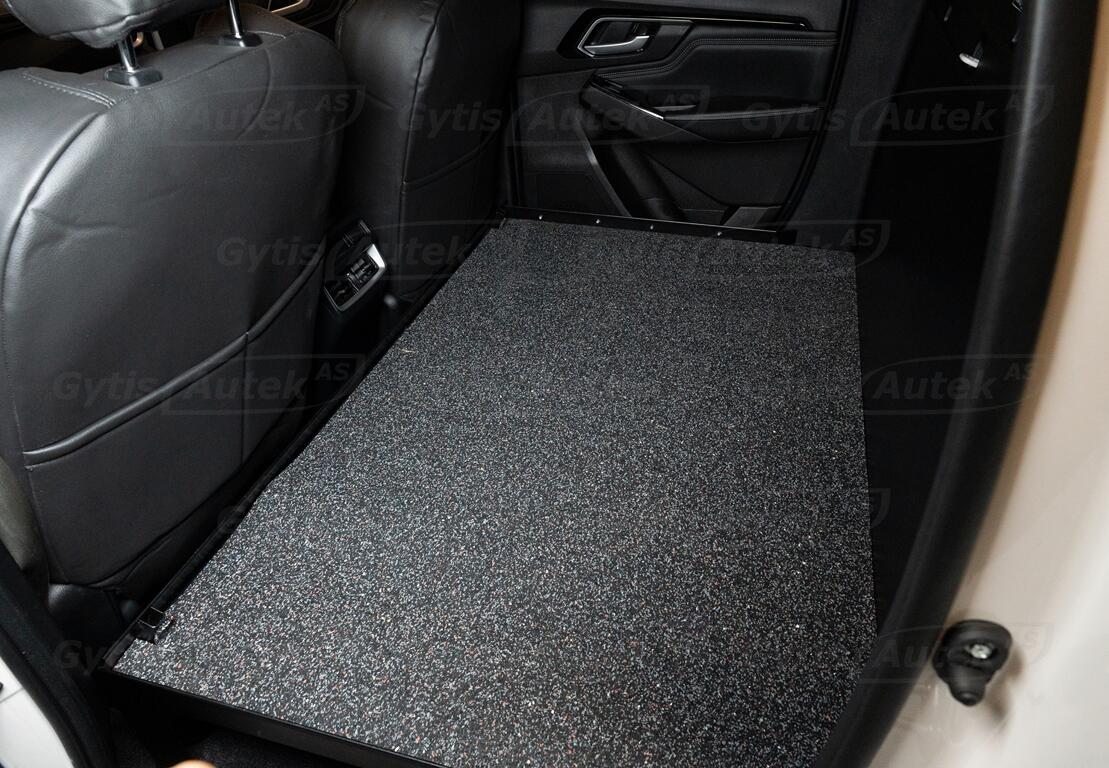 Gulvmatte bak forseter. Granulert gummi. Isuzu D-Max D-Cab 2021+ 2025+ - Bilde 2