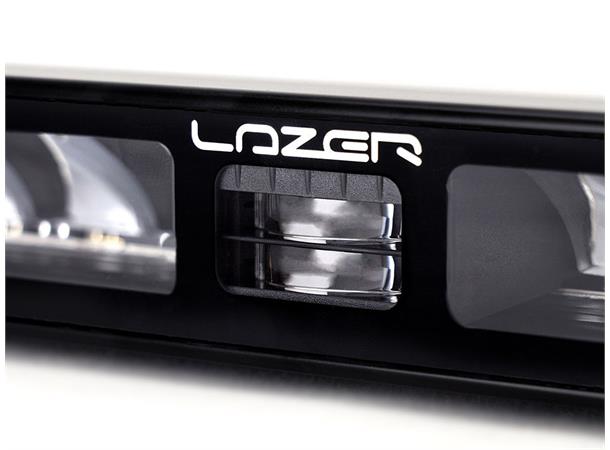 Lyspakke Lazer Linear 18 LED Elite m/Low Beam Assist og skiltbrakett med sidefester. Universal - Bilde 3