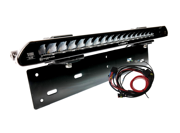 Lyspakke Lazer Linear 18 LED Elite og skiltplate m/senterfester.  Universal pakke som passer de fleste biler