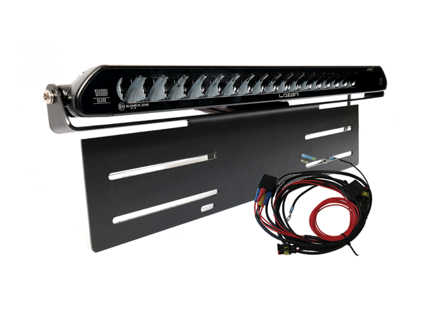 Lyspakke Lazer Linear 18 LED Elite og skiltplate m/sidefester.  Universal pakke som passer de fleste biler.
