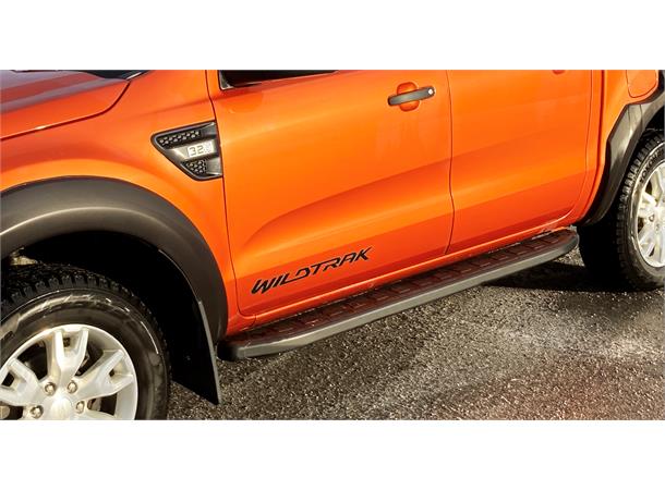 Kanalrør - Stigtrinn Flate Sort. Ford Ranger Dobb Cab 2016+