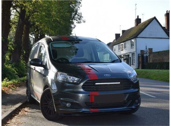 Lyspakke Lazer Linear 18 Elite Grillkit. Ford Transit Courier 2014+