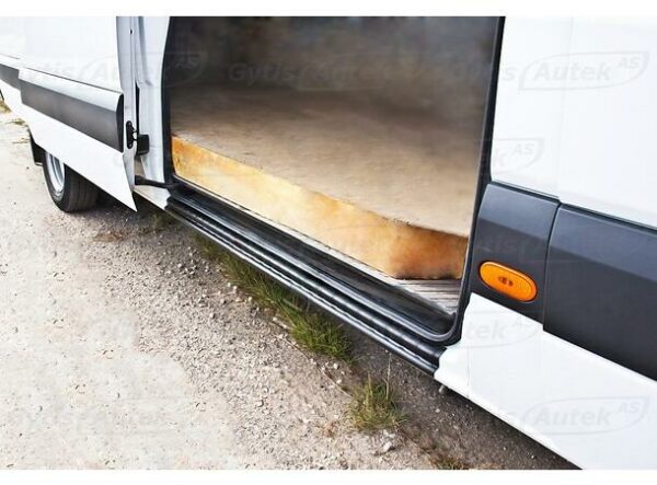 Dørterskelbeskyttere plast til sidedør.  Mercedes Sprinter W906 2006-2017