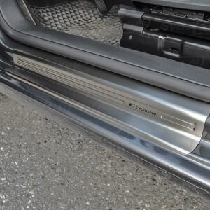 Dørterskelbeskytter i stålgrå børstet stål.  VW Caddy 2016-2020