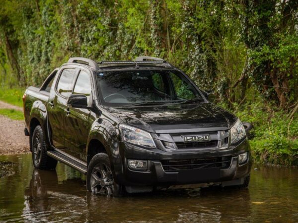Lyspakke Lazer Linear 36 takmontert.  Isuzu D-Max 2012+ 2021+  Med takrails