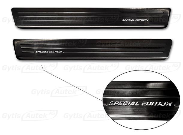 Dørterskelbeskytter i mørk børstet stål.  VW Caddy Cargo 2021+ - Bilde 4