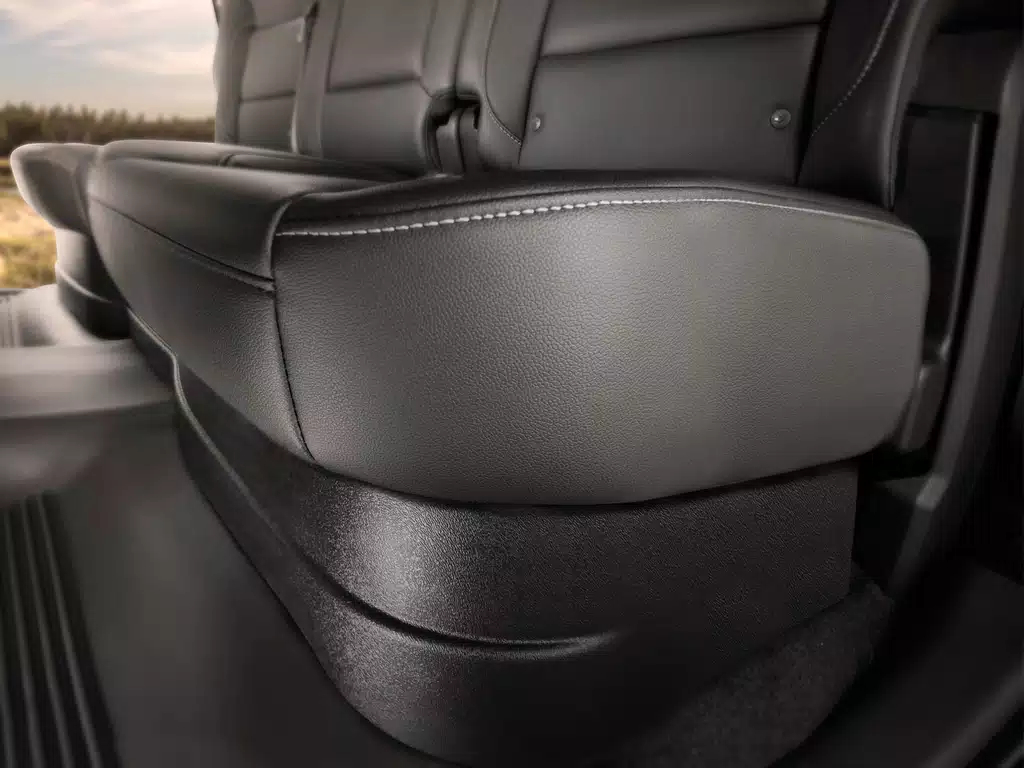 Oppbevaringsboks under baksetene. Ford F-150 Lightning 2023+ - Bilde 2