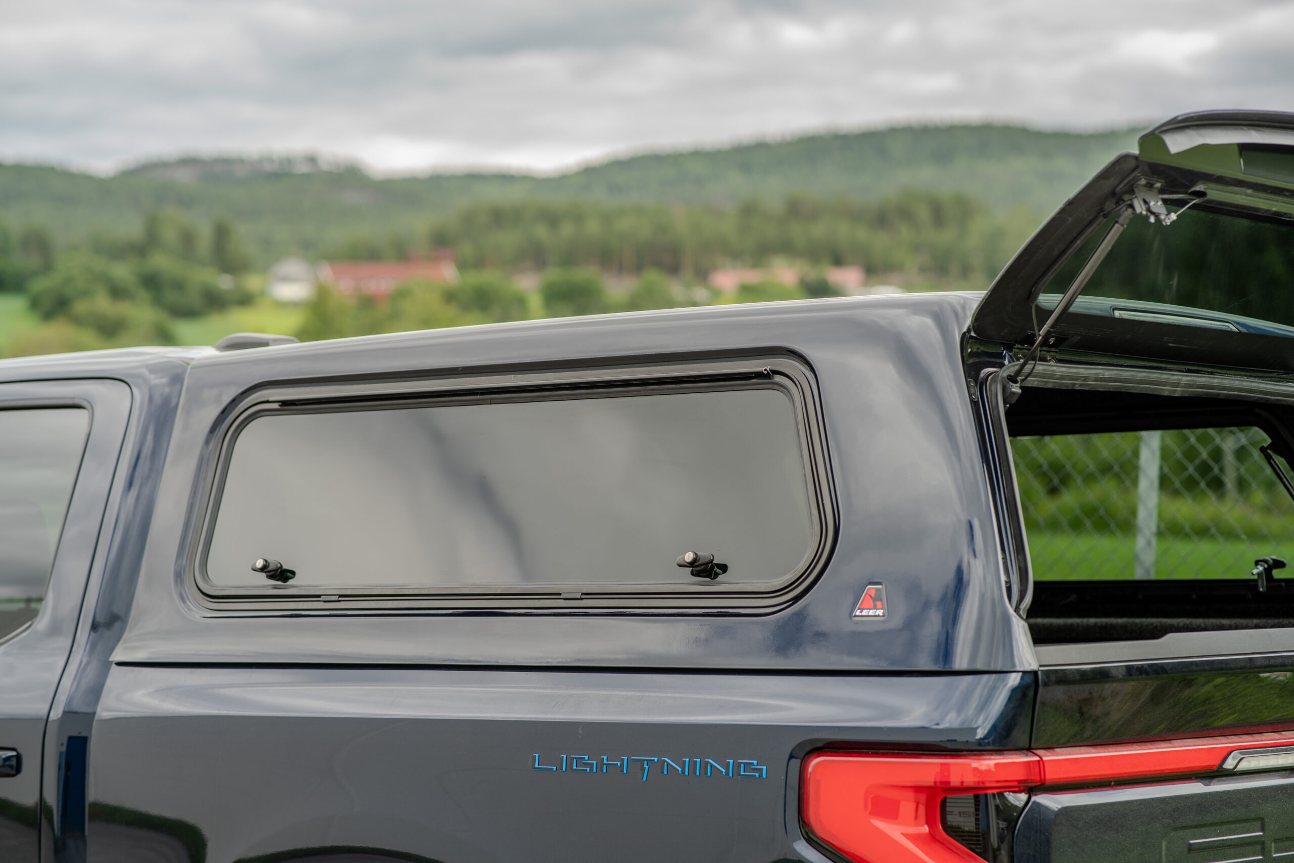 LEER 100XR hardtop. Ford F-150 Lightning 5,6 fot. 2023+ - Bilde 7