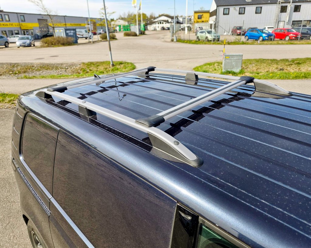 Takrails og tverrbøyler Komplett kit Silvermatt. VW ID-Buzz Cargo kort 2023+ - Bilde 2