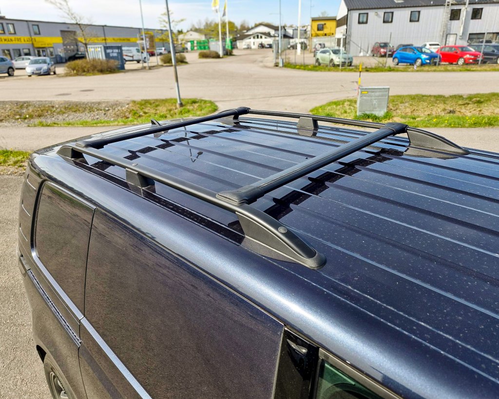 Takrails og tverrbøyler Komplett kit Sortmatt. VW ID-Buzz Cargo kort 2023+ - Bilde 2