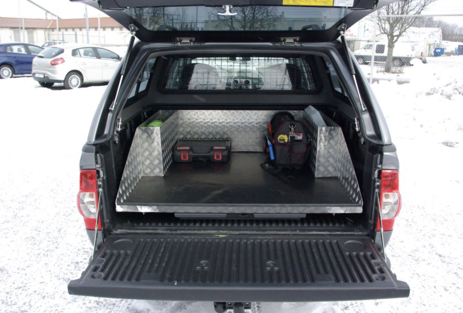 Gummimatte til Almeco planslede. VW Amarok DC 2023+ - Bilde 2