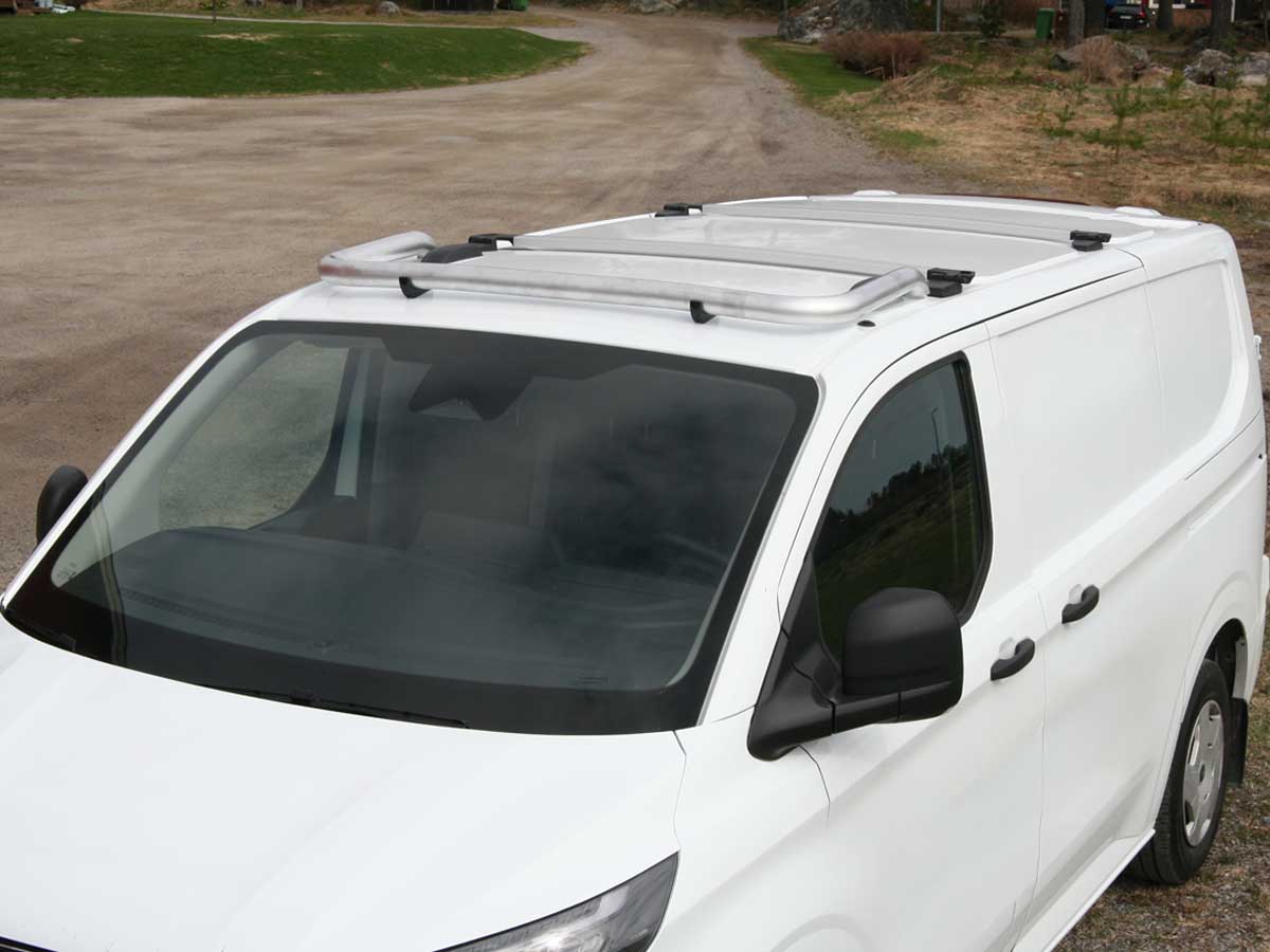 Lyktebøyle tak fremme. T-Rack Qpax. VW Transporter T7 2025+.