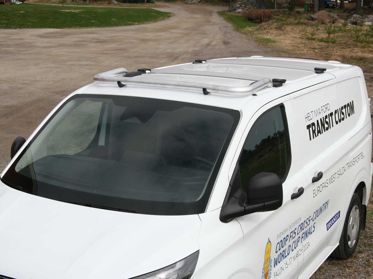 Lyktebøyle tak fremme. T-Rack Qpax. Ford Transit Custom 2024+.