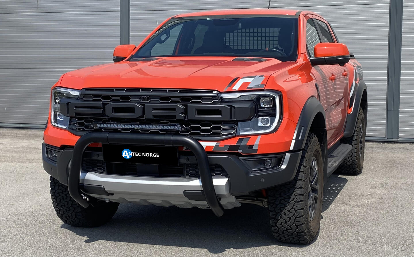 Lyspakke Lazer Linear 24 Elite på frontbøyle. Ford Ranger Raptor 2023+