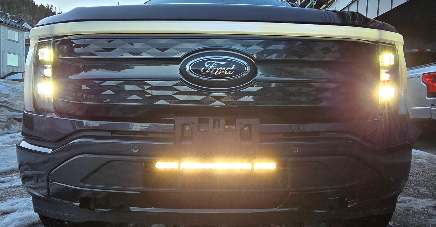 Lyspakke Lazer Linear 18 Elite+ Grillkit. Ford F-150 Lightning 2023+