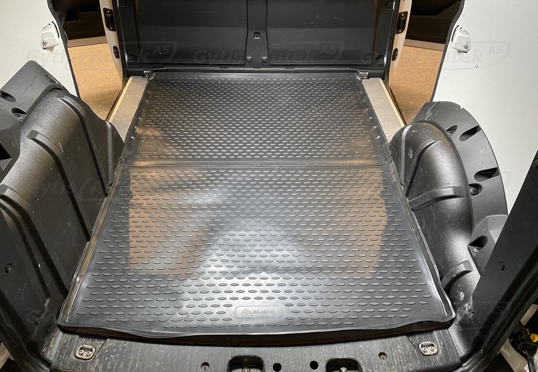 Gulvmatte varerom gummi. Ford Transit Connect L1 kort 2025+