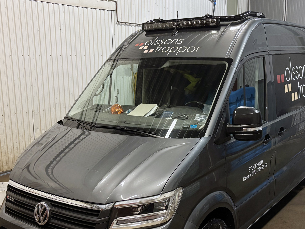Lyktebøyle tak fremme høy. T-Rack Qpax. VW Crafter H3 2017+.