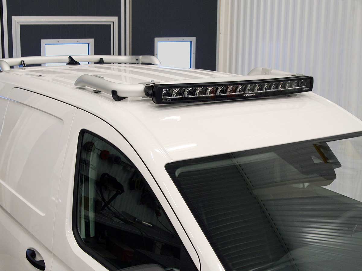 Lyktebøyle tak fremme. T-Rack Qpax. Ford Transit Connect 2025+.
